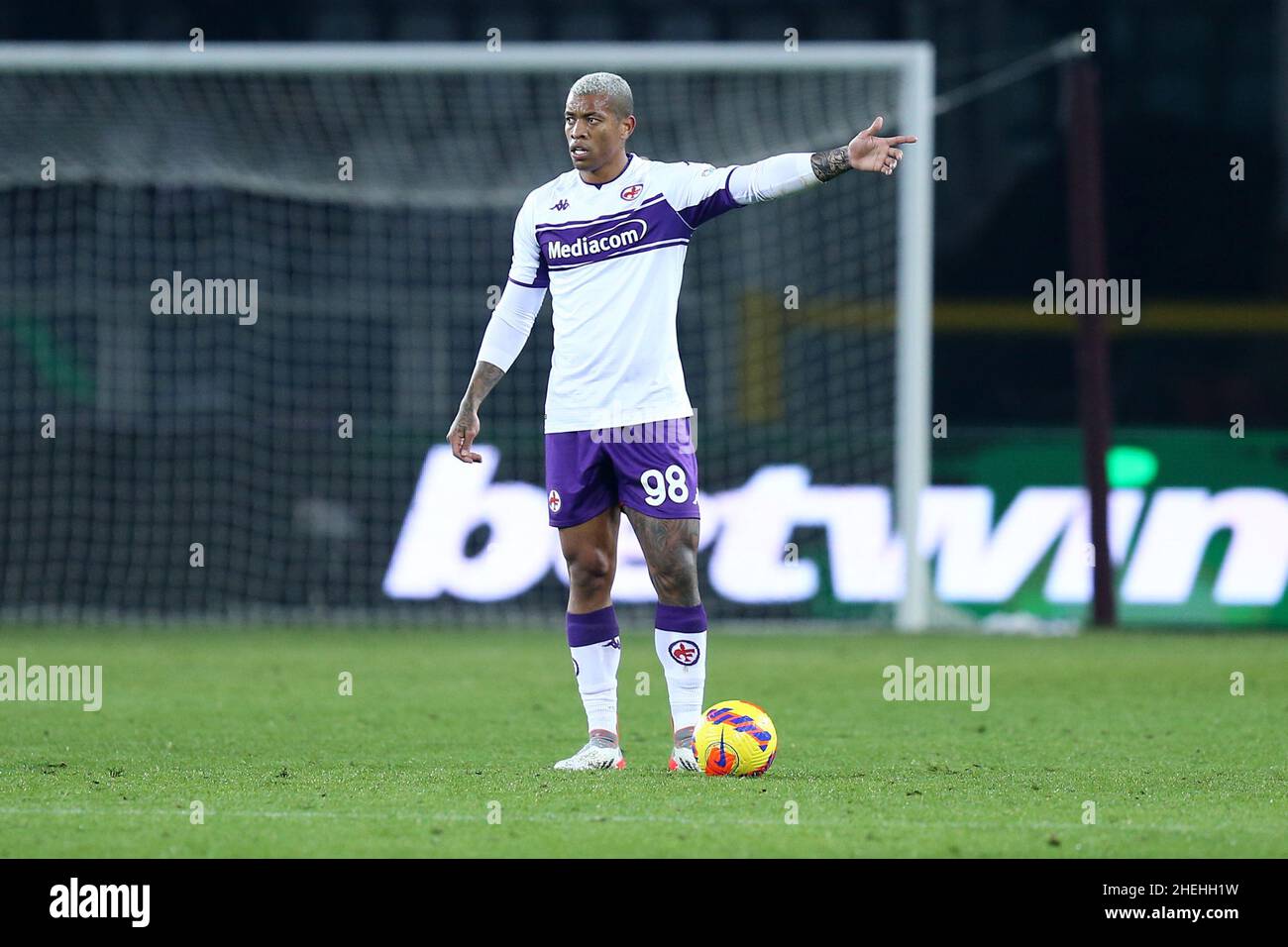 Igor Julio of Acf Fiorentina controls the ball during the Serie A match  between Juventus Fc and Acf Fiorentina Stock Photo - Alamy