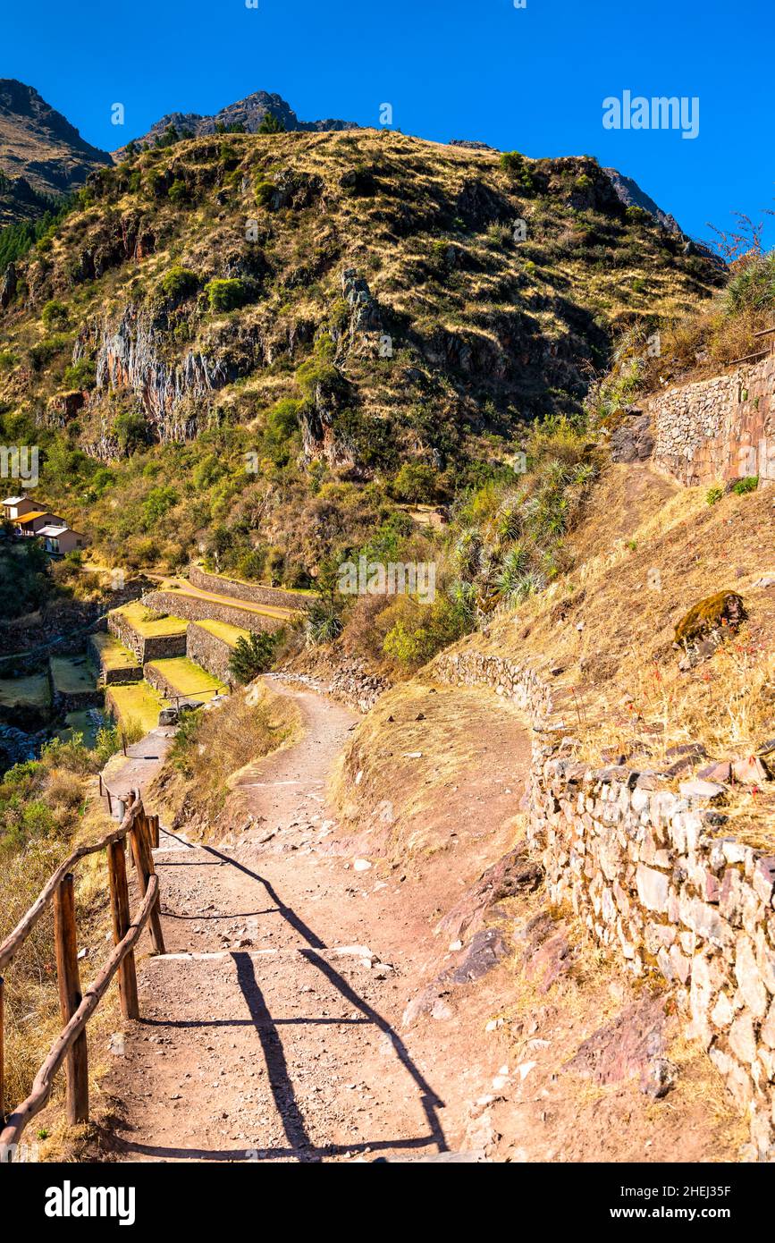 Inca trail stone ruins trek peru andes hi-res stock photography and ...