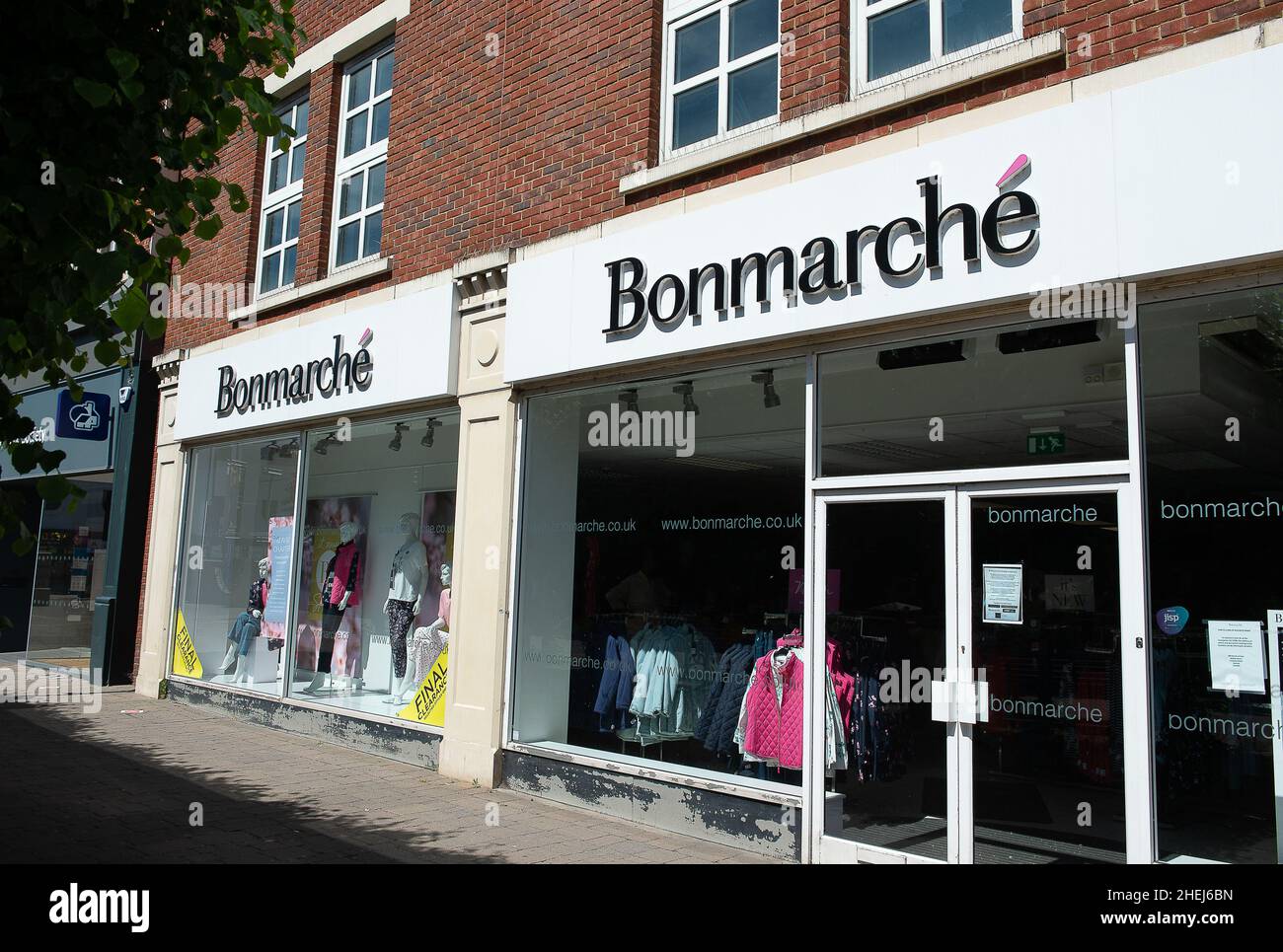 Bon marche clothes hi-res stock photography and images - Alamy