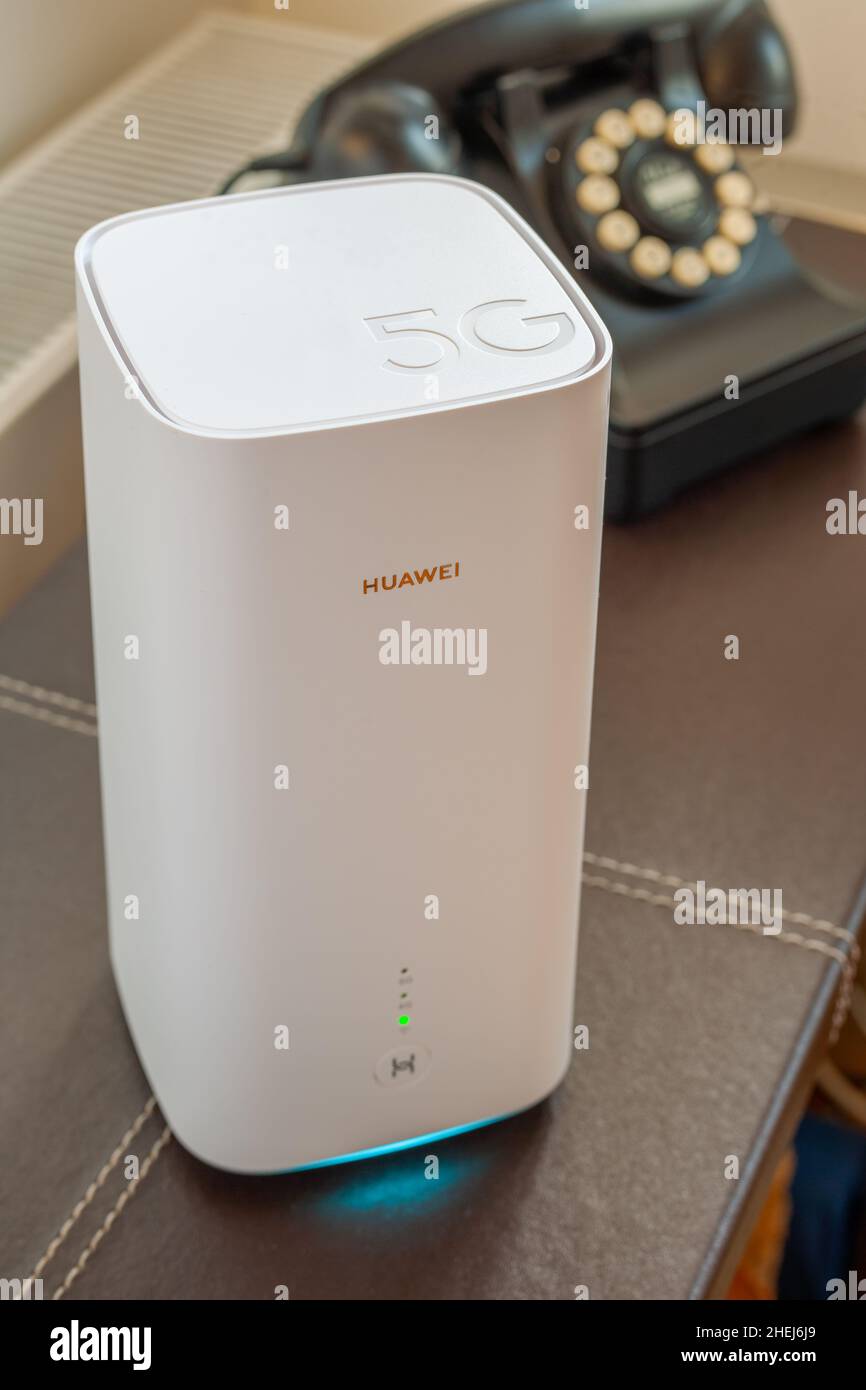 HUAWEI 5G Router and wi-fi enabled hub in a domestic setting Stock Photo -  Alamy