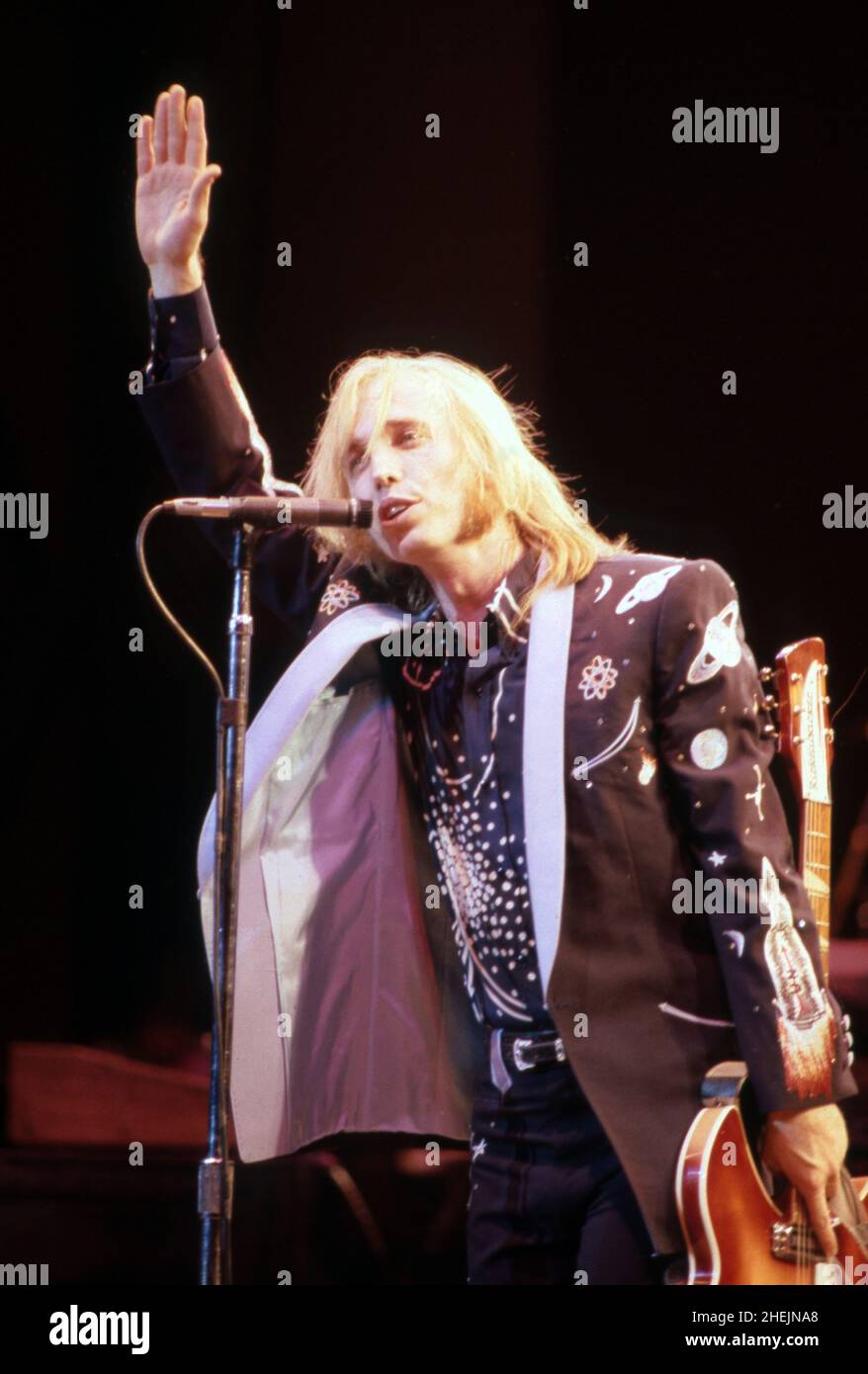 Tom Perry Tom petty concert stage hi-res stock photography and images - Alamy