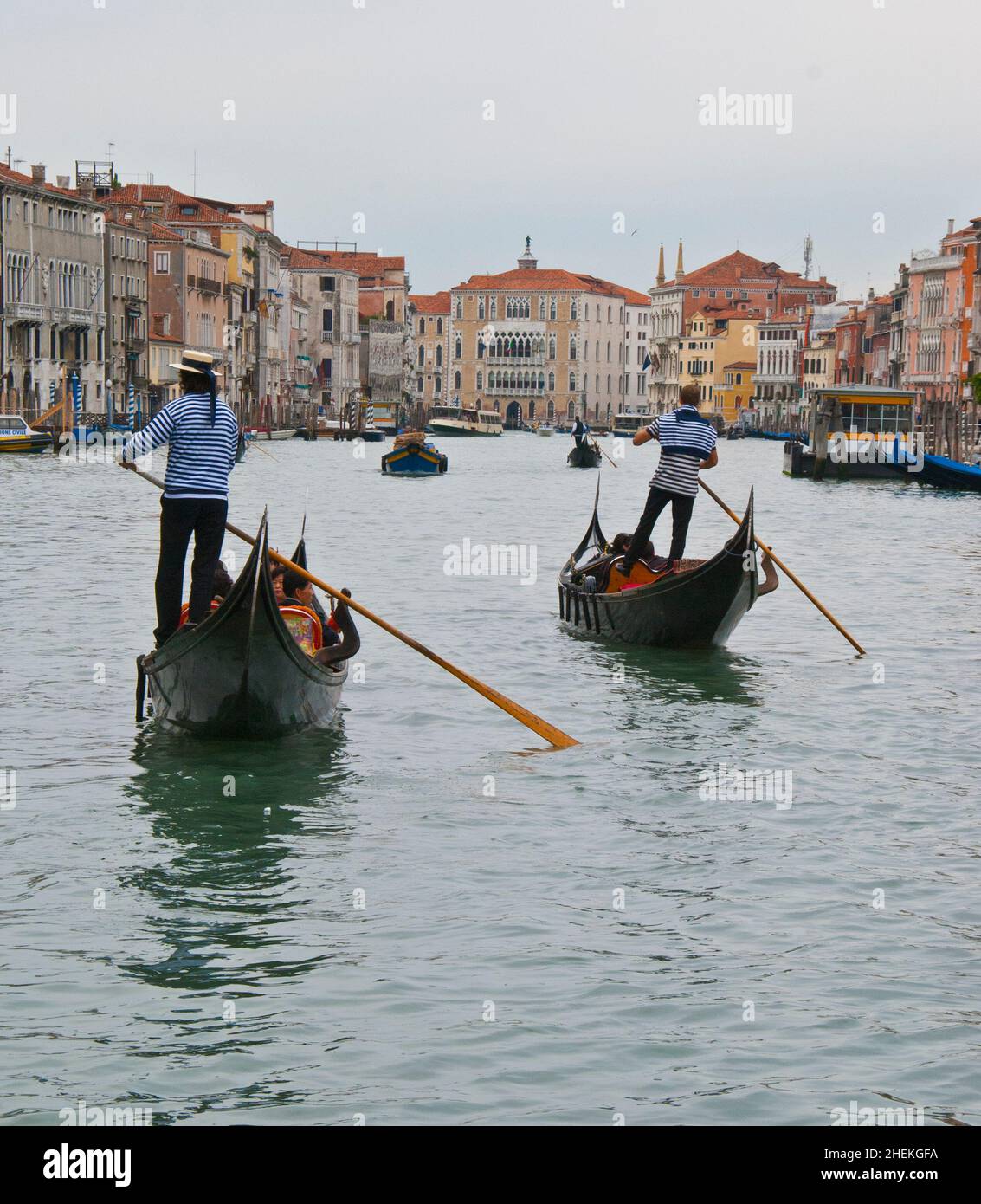 Gondola rides hi-res stock photography and images - Alamy