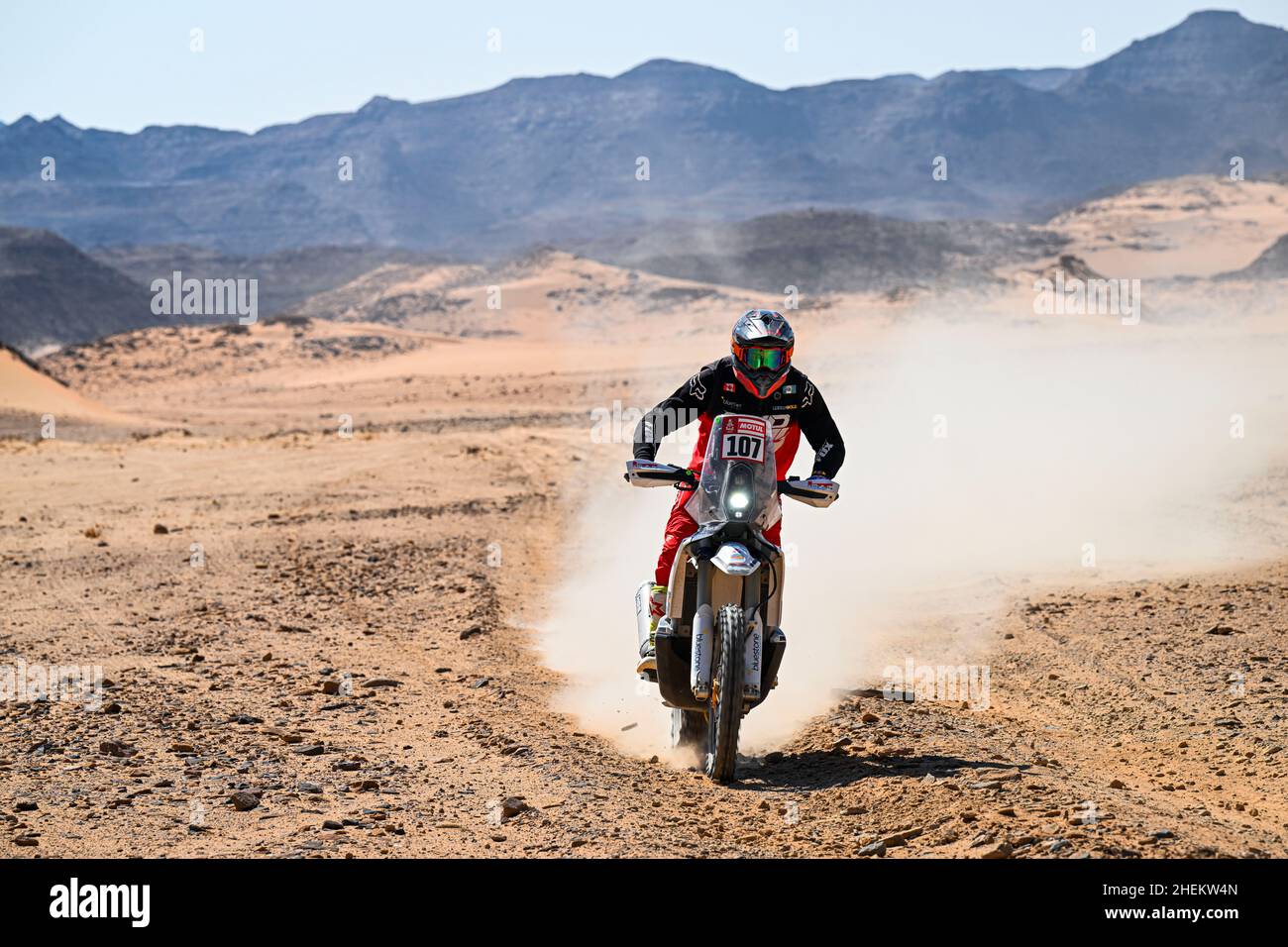 107 Lundin Jack (can), HT Rally Raid Husqvarna Racing, Husqvarna FR 450 Rally, Moto, W2RC, Motul, action during the Stage 9 of the Dakar Rally 2022 around Wadi Ad Dawasir, on January 11th 2022 in Wadi Ad Dawasir, Saudi Arabia - Photo Eric Vargiolu / DPPI Stock Photo
