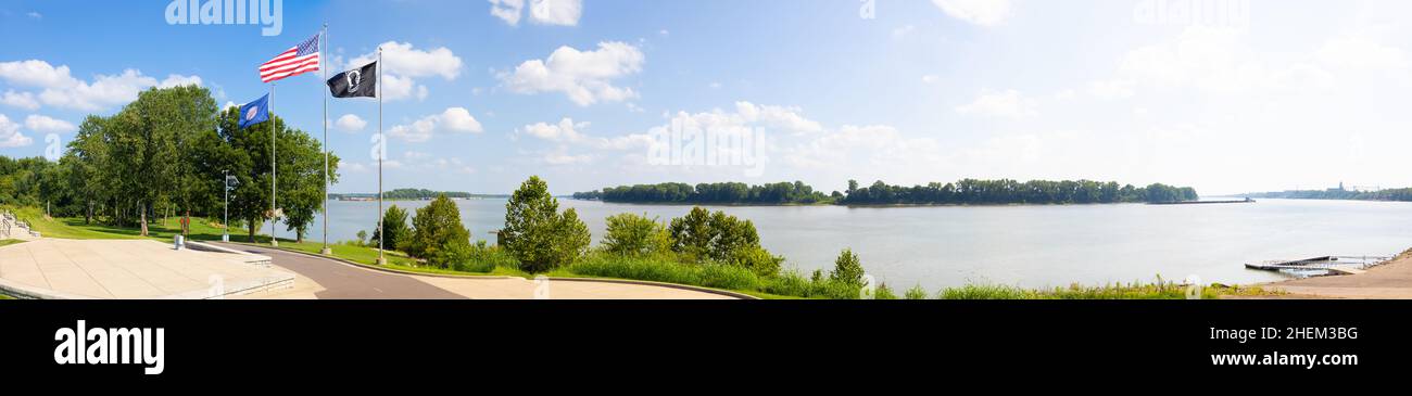 Mount Vernon, Indiana, USA - August 24, 2021: The Ohio River as seen from the Riverbend Park Stock Photo