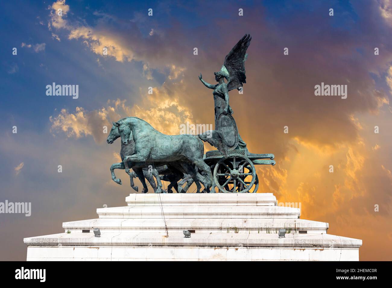 Statue of goddess Victoria on Monument of Vittorio Emanuele in Rome ...