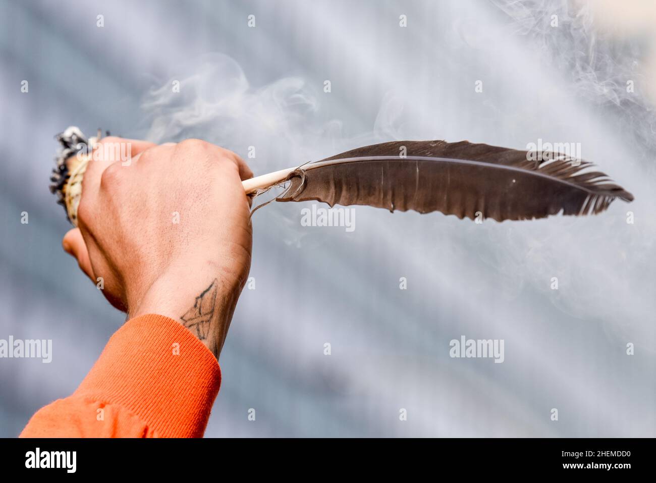 Smudging first nations hi-res stock photography and images - Alamy