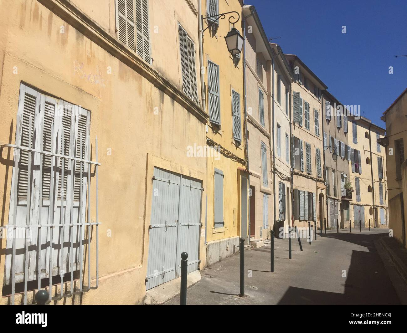 Aix provence old street hi-res stock photography and images - Alamy