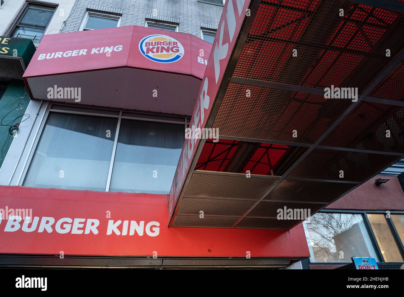 View of the site of senseless killing of 19-years old woman during robbery at Burger King in East Harlem in New York on January 11, 2022. Kristal Bayron-Nieves was shot during a hold-up while working an overnight shift. Activists and elected officials gathered on the site of this tragedy to make sure that their voice is heard and to prevent such a tragedy from happening again. They were joined by Manhattan Borough President Mark Levine, Public Advocate Jumaane Williams. Aslo mayor Eric Adams and Police Commissioner Keechant Sewell attended. (Photo by Lev Radin/Sipa USA) Stock Photo