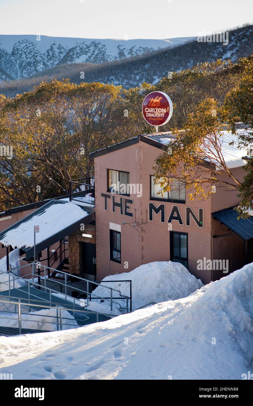 The Man pub in Falls Creek, snow laden during winter. Stock Photo