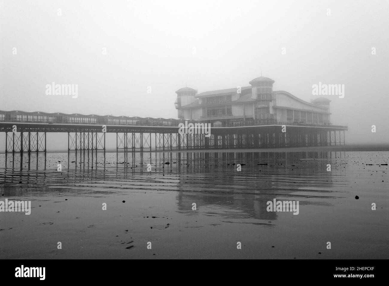 January 2022 - The new pier on an atmospheric foggy day at Weston super Mare Stock Photo