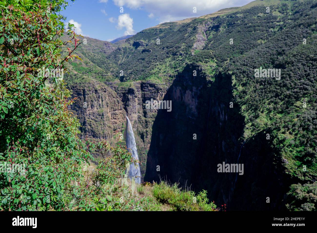 Spectacular View to the Jin Bahir Falls in the Simien Mountains, falling into the Geech Abyss, near Debarq, Northern Ethiopia Stock Photo