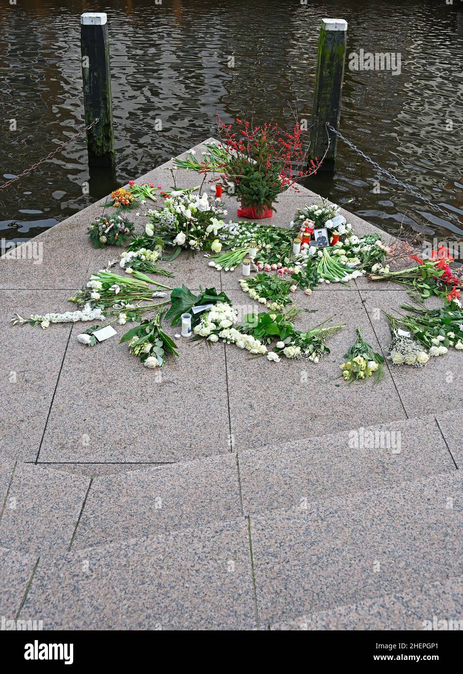 amsterdam / netherlands - 2022-01-01: homosexuality monument ( homomonument) at keizergracht  --  [credit: joachim affeldt - larger format available u Stock Photo