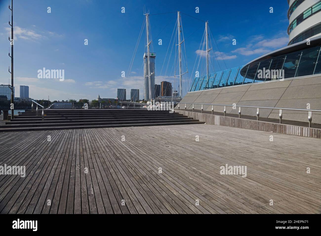 rotterdam cruise terminal to city centre