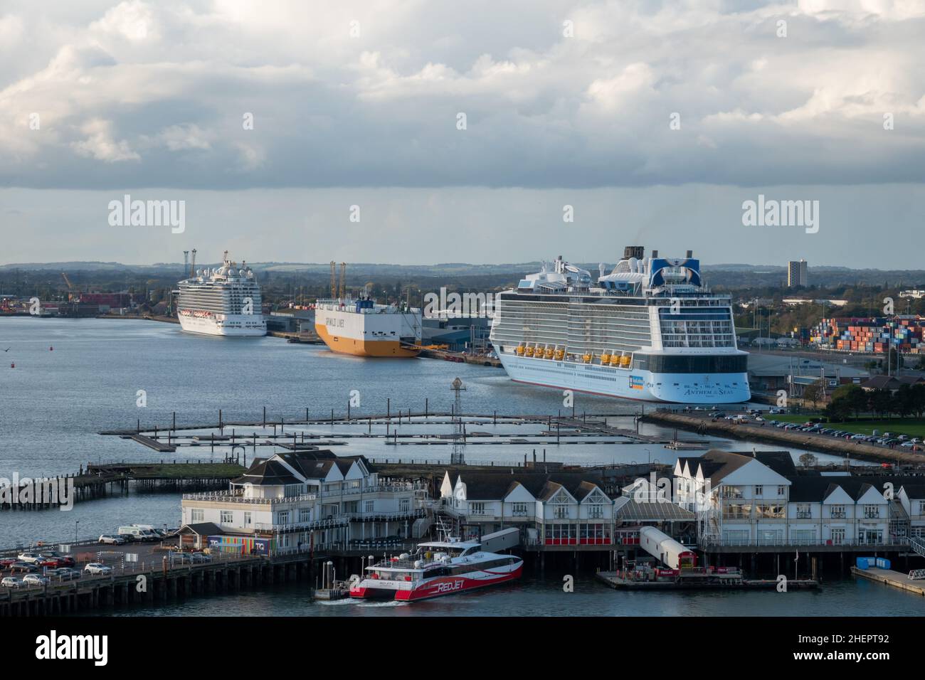 Grimaldi Lines vessel GRANDE NEW JERSEY, Royal Caribbean Cruise ships  ANTHEM OF THE SEAS and REGAL PRINCESS berthed in the port of Southampton  Stock Photo - Alamy