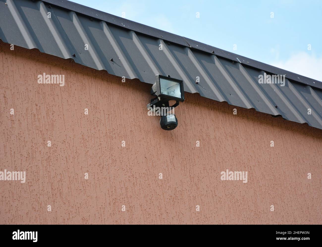 Motion Flood LED Light. How to Choose and Install Motion Detector