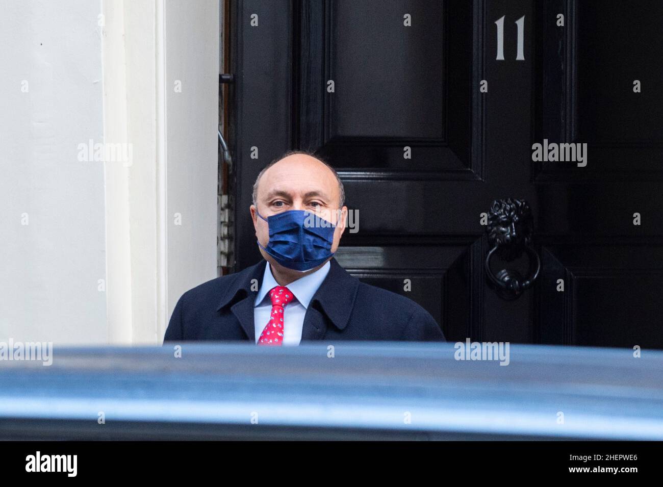 London, UK.  12 January 2022.  Andrew Griffith MP, Chief Business Adviser to the Prime Minister, at the door of Number 11 Downing Street ahead of Boris Johnson, Prime Minister departing for Prime Minister’s Questions (PMQs) at the House of Commons.  The Prime Minister is under pressure from MPs to respond to questions relating to a party on 20 May 2020 in the gardens of 10 Downing Street, at a time when UK lockdown restrictions banned social gatherings.    Credit: Stephen Chung / Alamy Live News Stock Photo
