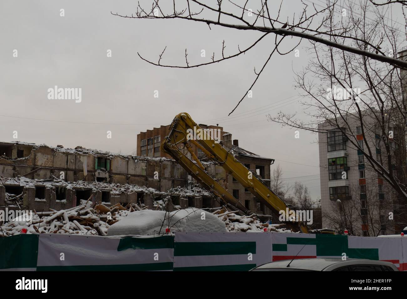 destroyed multi-storey residential building in the city 22 Stock Photo