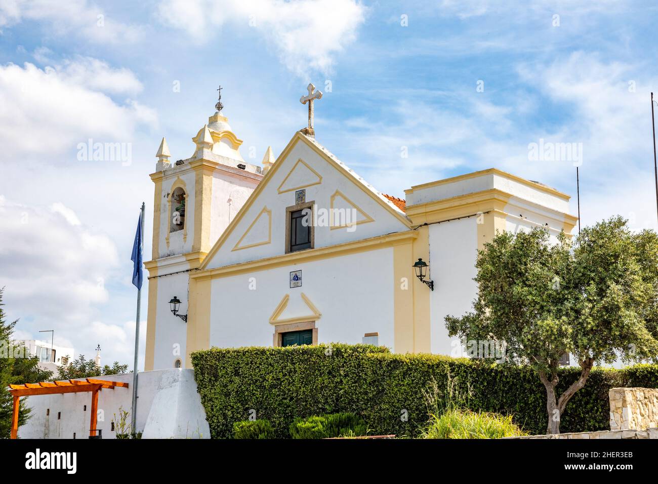 Church Igreja De Ferragudo In Ferragudo Portugal Stock Photo Alamy church-igreja-de-ferragudo-in-ferragudo-portugal-stock-photo-alamy