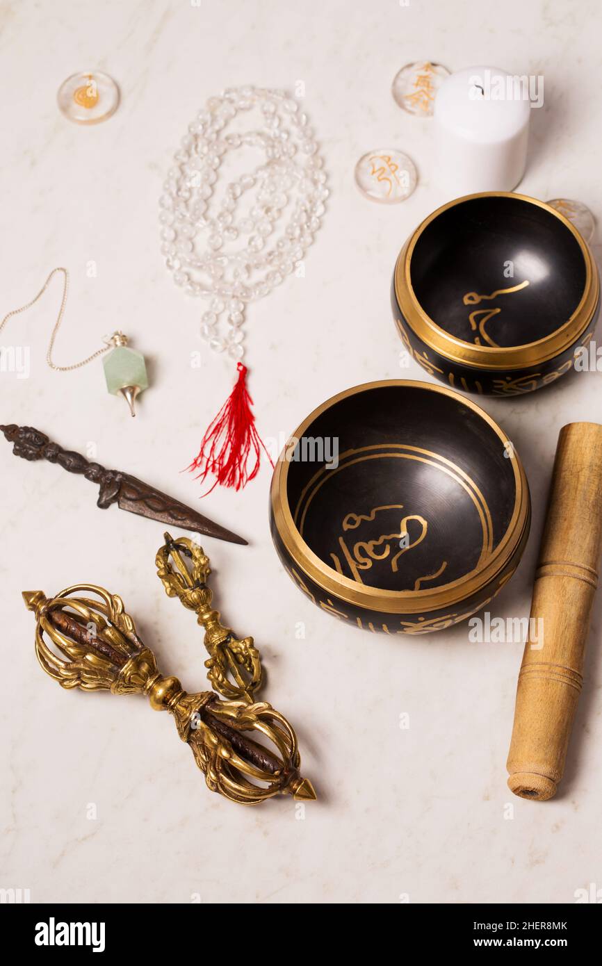 Pendulum, singing bowls and other healing tools for healing in Reiki ...
