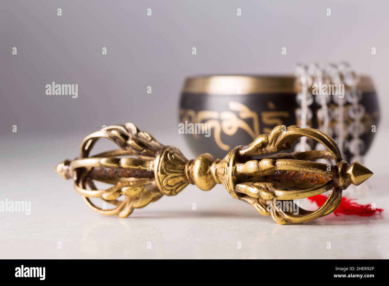 Pendulum, singing bowls and other healing tools for healing in Reiki ...