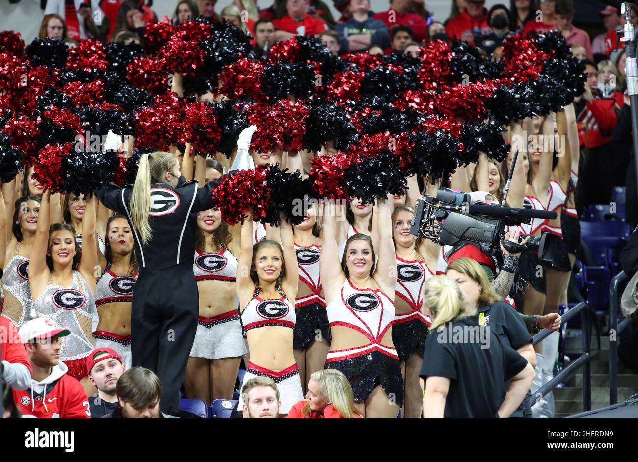 Bulldogs cheerleaders perform during the 2022 CFP college