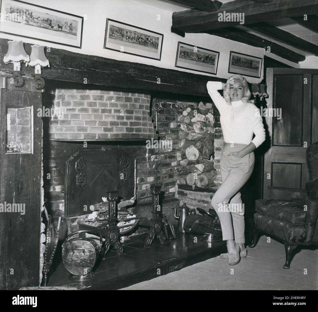 15th century farmhouse hires stock photography and images Alamy