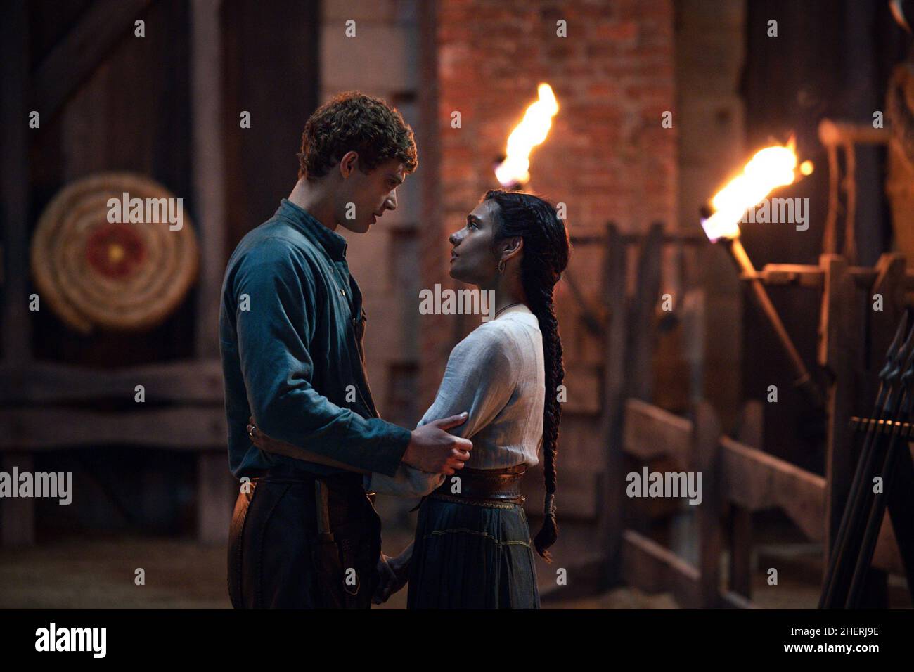 Films Et Series Tv Avec Josha Stradowski USA. Josha Stradowski and Madeleine Madden in the (C)Amazon video new series  : The Wheel of Time (2021) . Plot: Set in a high fantasy world where magic  exists, but only some