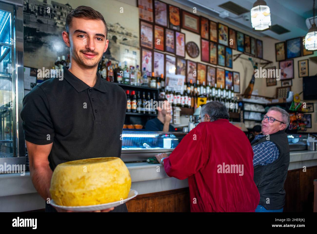 Taberna Santos tapas bar restaurant Las Tortillas De Patata Gigantes De Córdoba Andalusia Spain