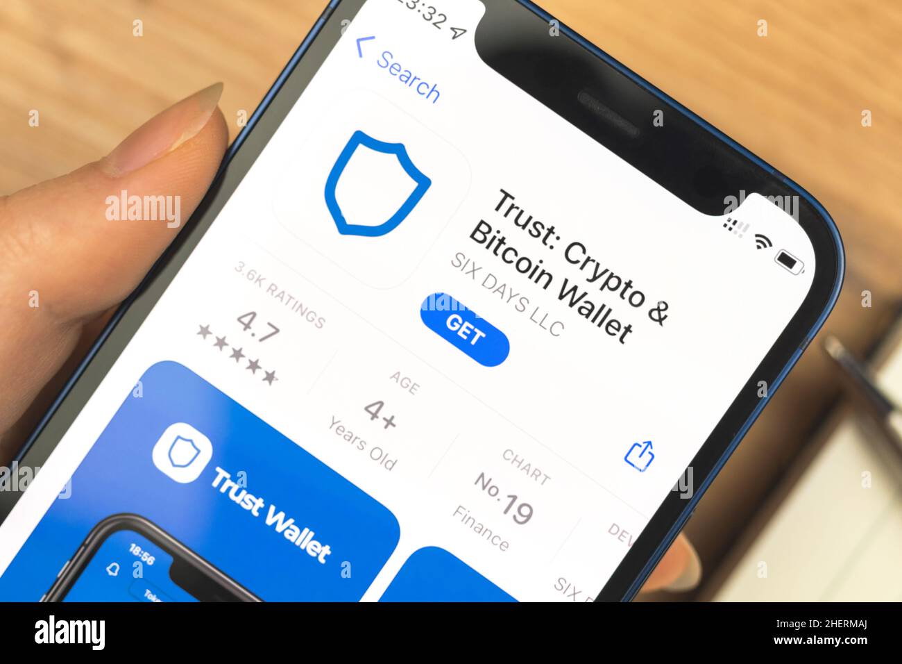 Trust crypto bitcoin wallet app hi-res stock photography and images - Alamy