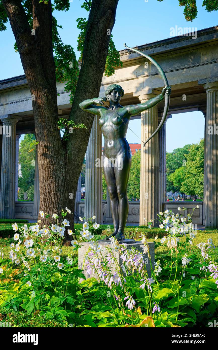 Female Archer statue, Old National Gallery garden, Museum Island, Berlin Mitte district, Berlin, Germany Stock Photo