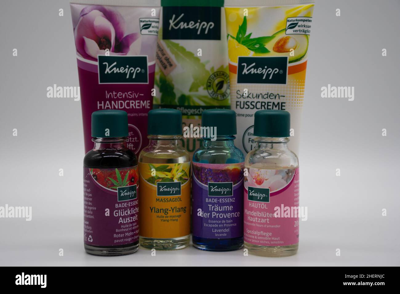 Page 8 - Brand Shampoo High Resolution Stock Photography and Images - Alamy