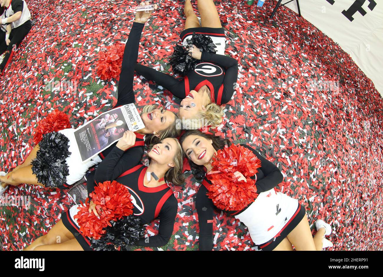Bulldogs cheerleaders celebrate winning the 2022 CFP college