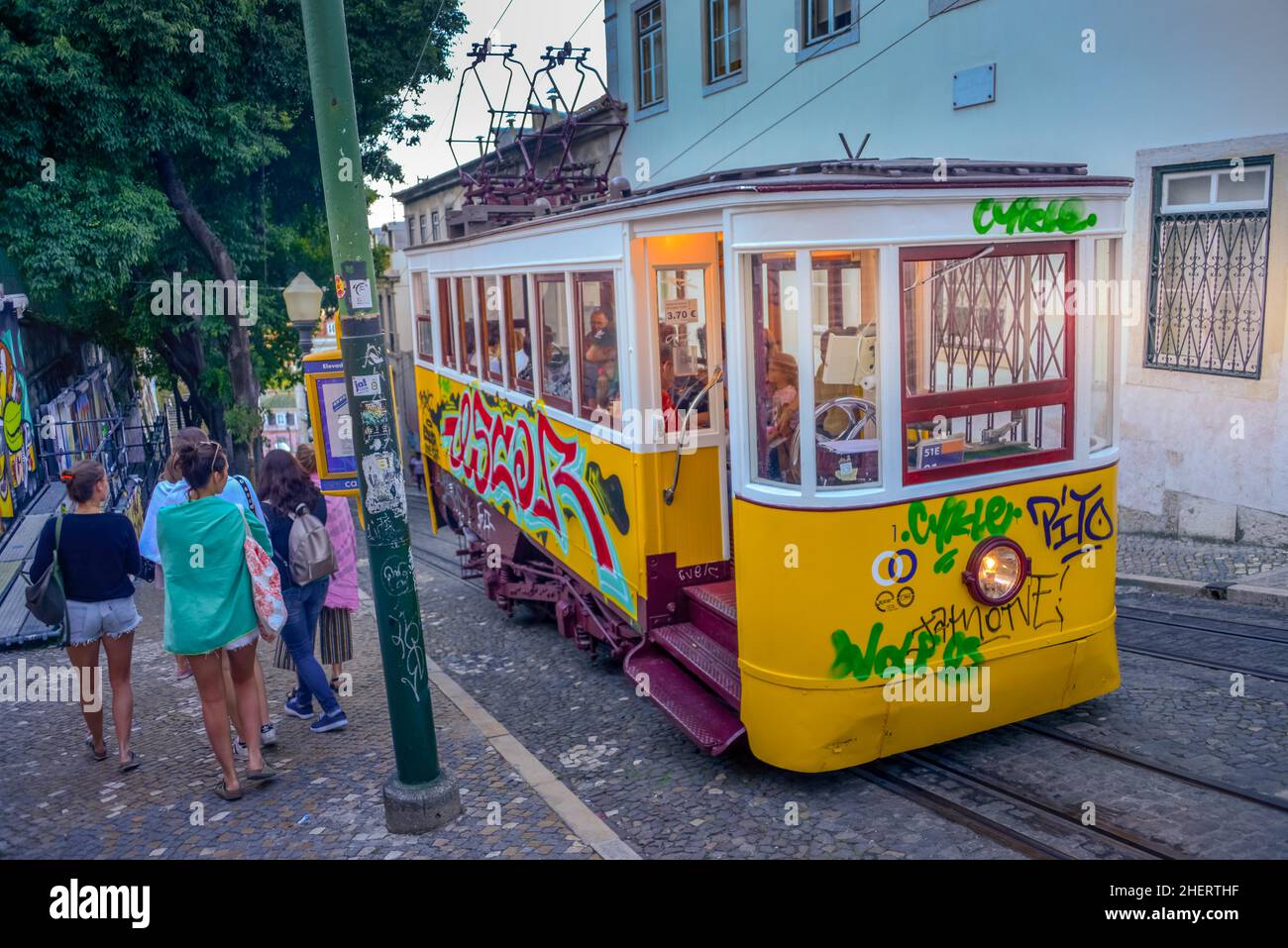 Funicular railway Ascensor da Gloria, Lisbon, Portugal Stock Photo - Alamy