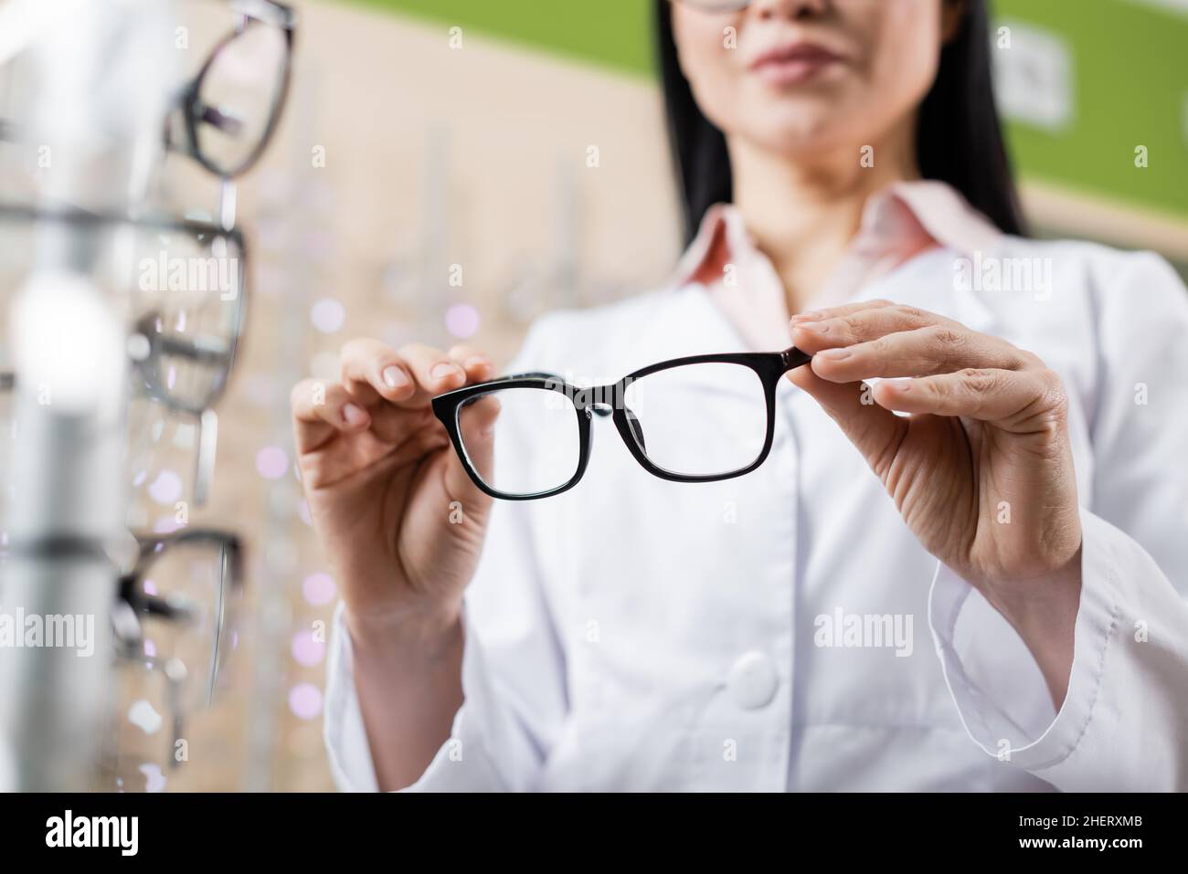 Blurred vision in one eye hires stock photography and images Alamy