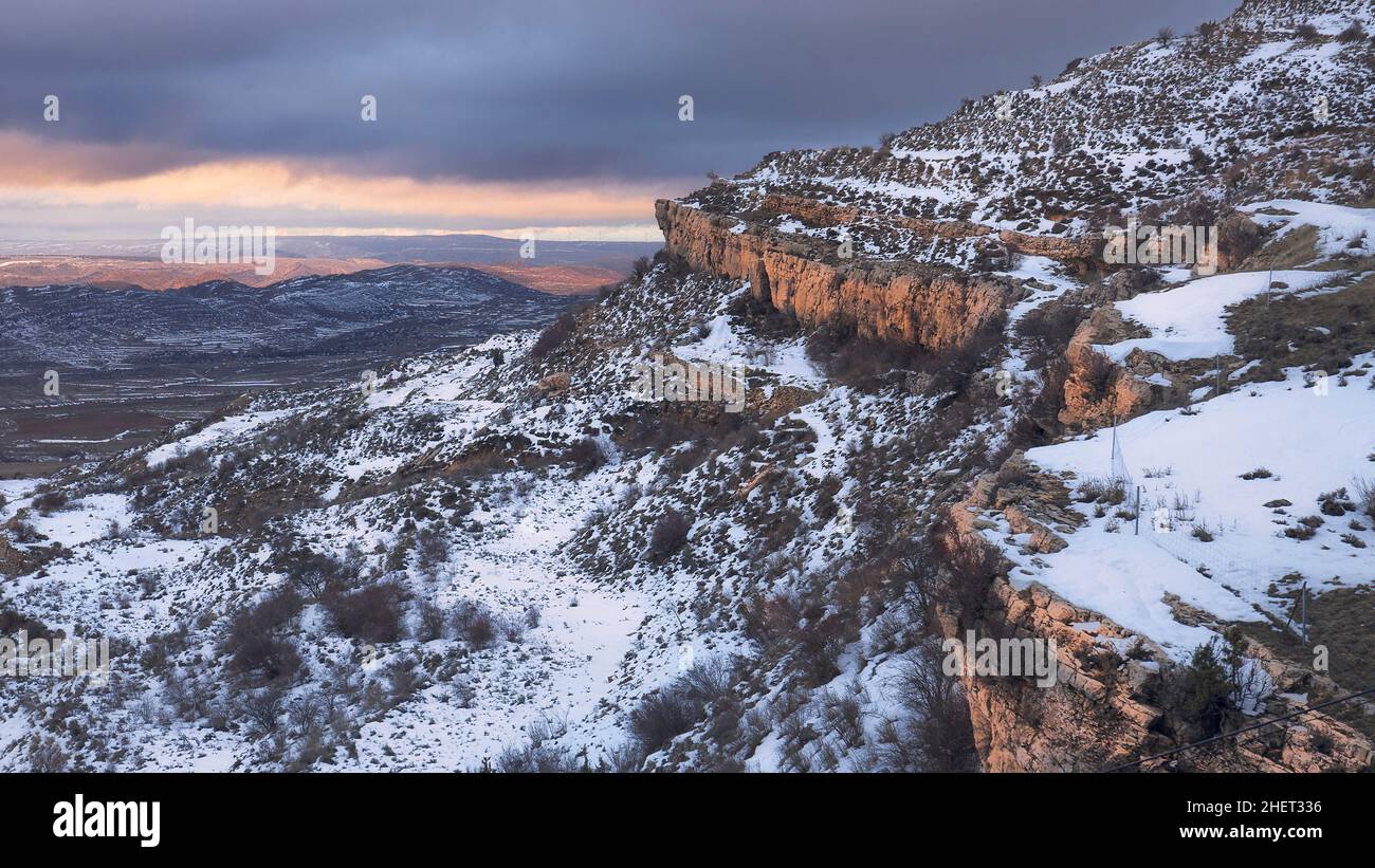Snowy mountain sunset hi-res stock photography and images - Alamy