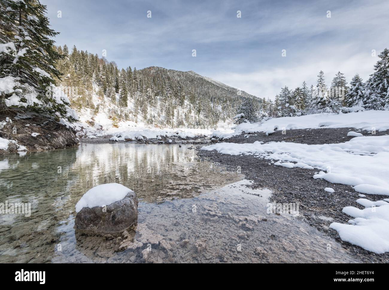 Rock winter hi-res stock photography and images - Alamy