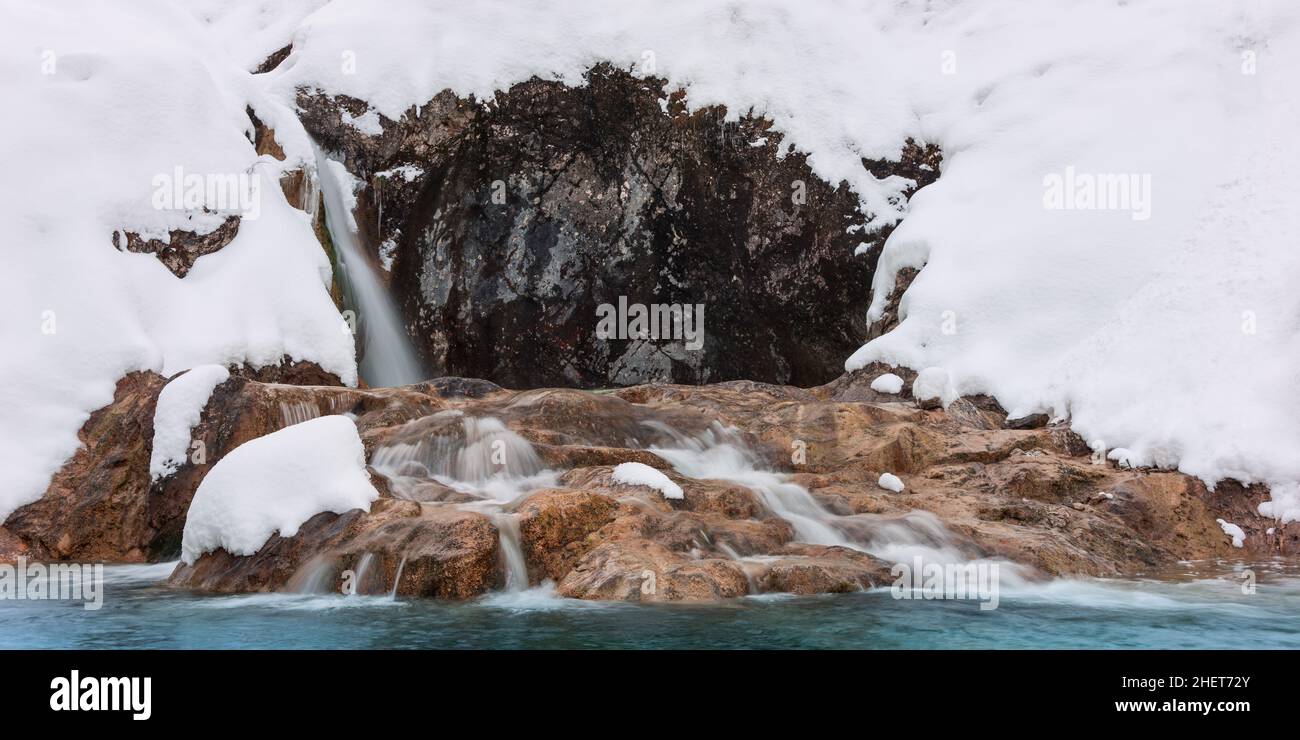 Clear water between snow ice hi-res stock photography and images - Alamy Clear water between snow ice hi-res stock photography and images - Alamy