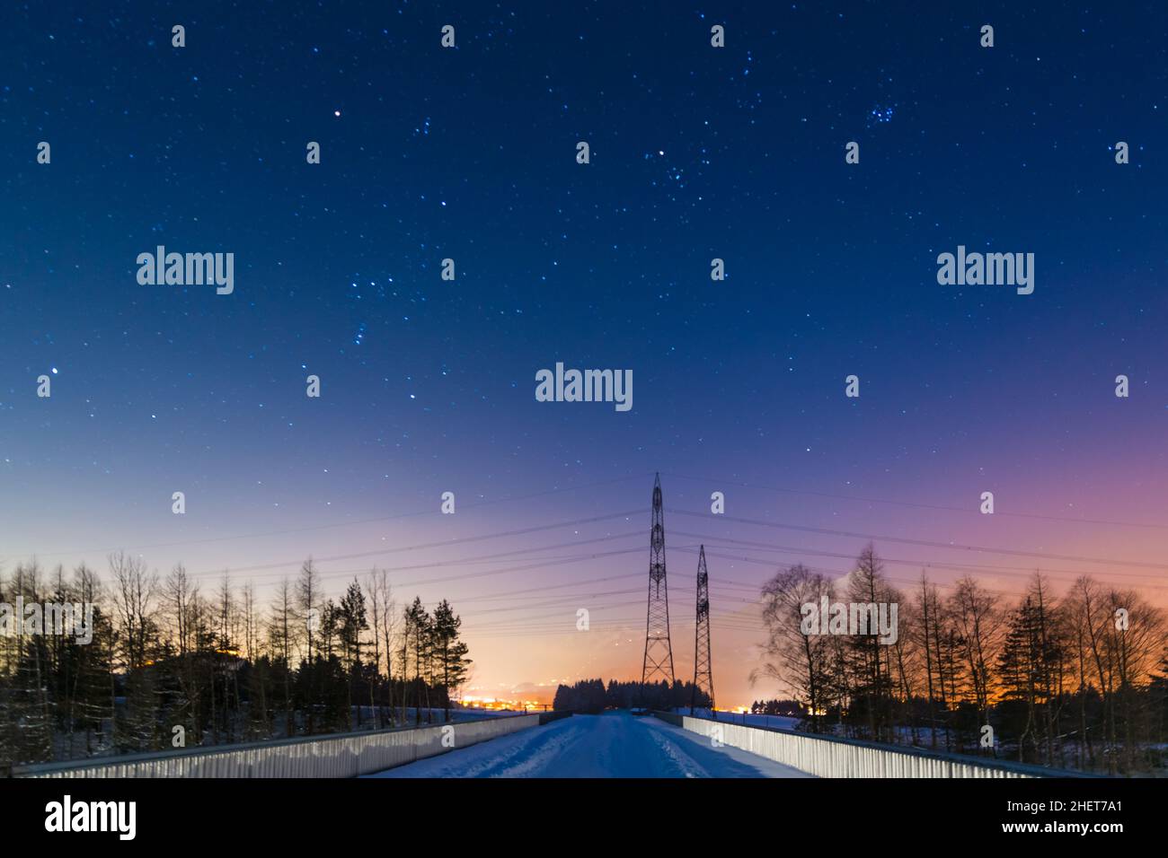 Horizon line trees hi-res stock photography and images - Alamy