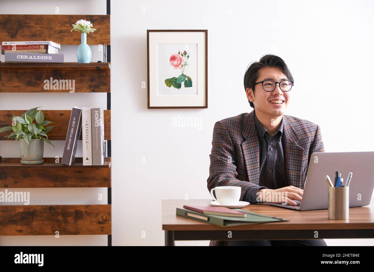 Japanese Using Computer Japanese Man Operating A Computer Stock Photo - Alamy