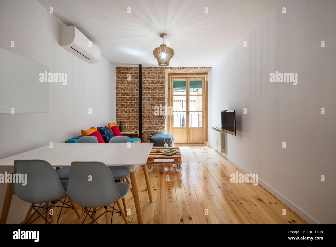 Stunning Exposed Metal Ceiling Apartment image