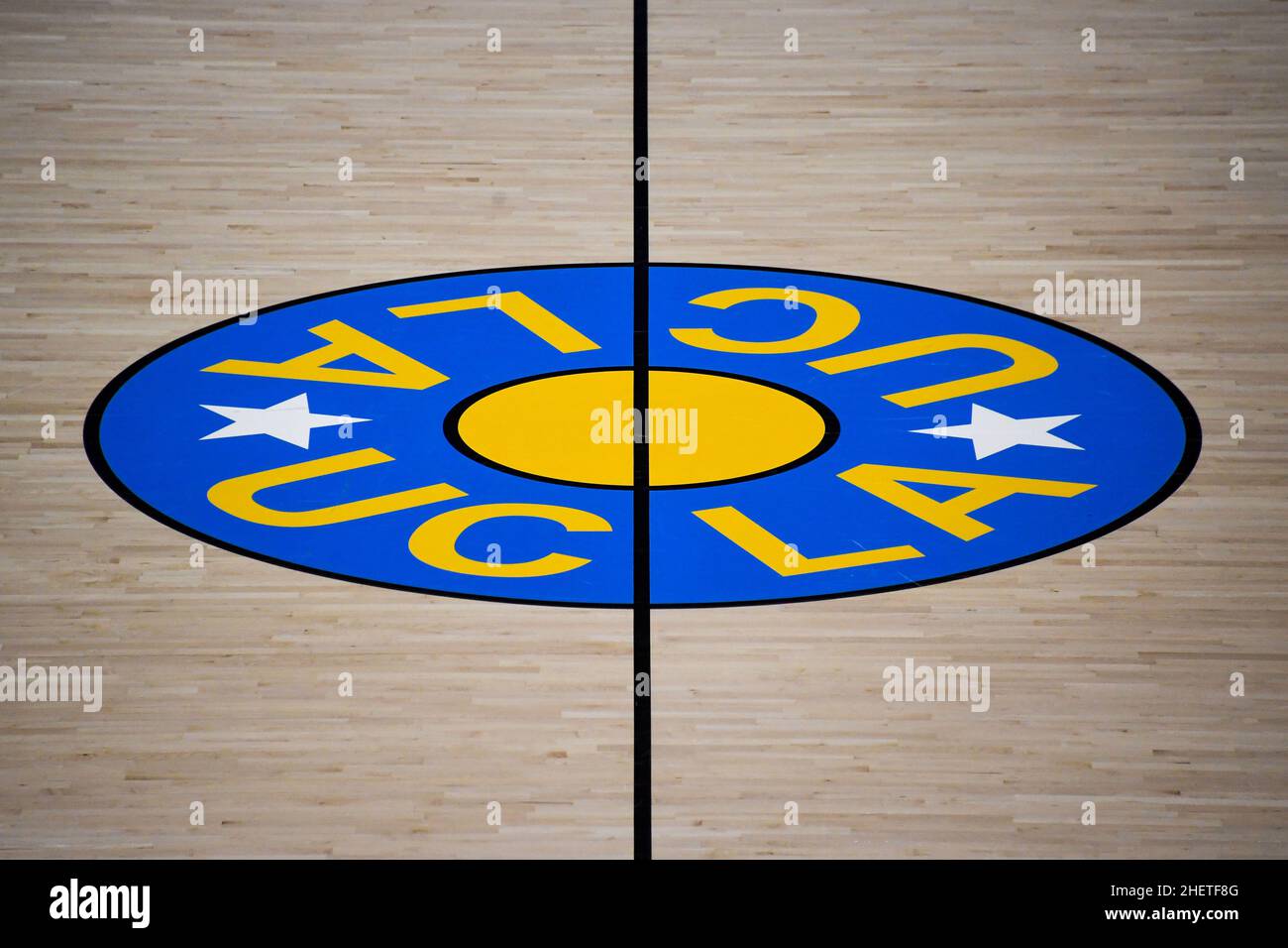 Detailed view of the UCLA logo on mid-court before an NCAA basketball game  between the UCLA Bruins and the Long Beach State 49ers, Thursday, Jan. 6, 2  Stock Photo - Alamy
