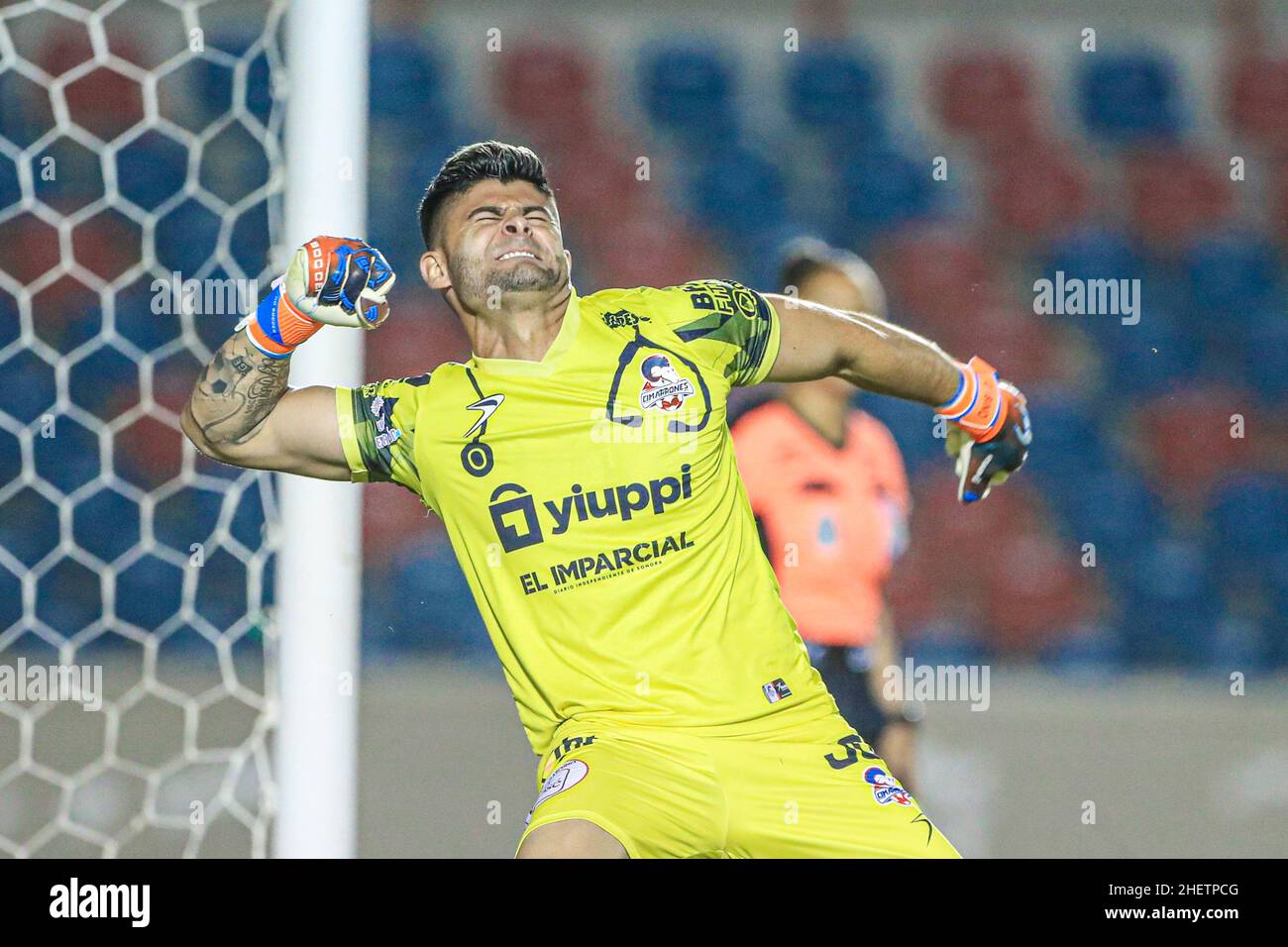 Penalty shot soccer hi-res stock photography and images - Page 7 - Alamy