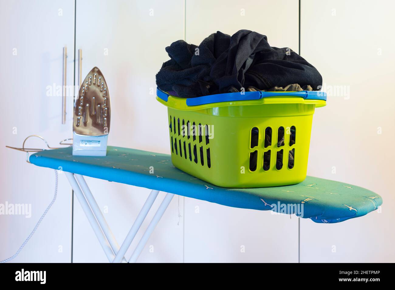 Laundry wicker basket hires stock photography and images Alamy