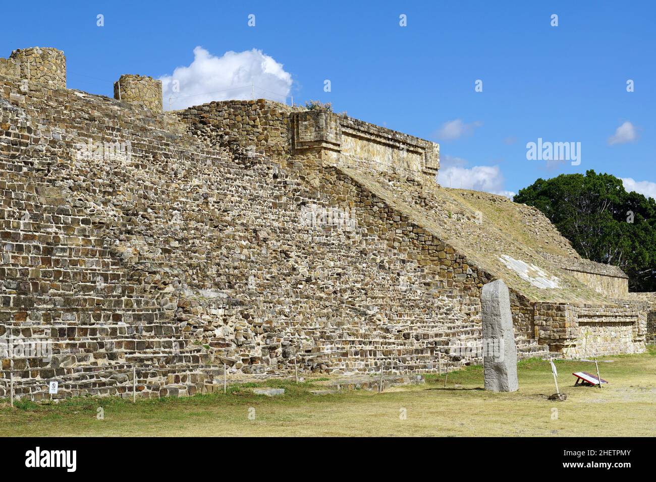 Monte Albán, zapotec ruins, preColumbian archaeological site, State of