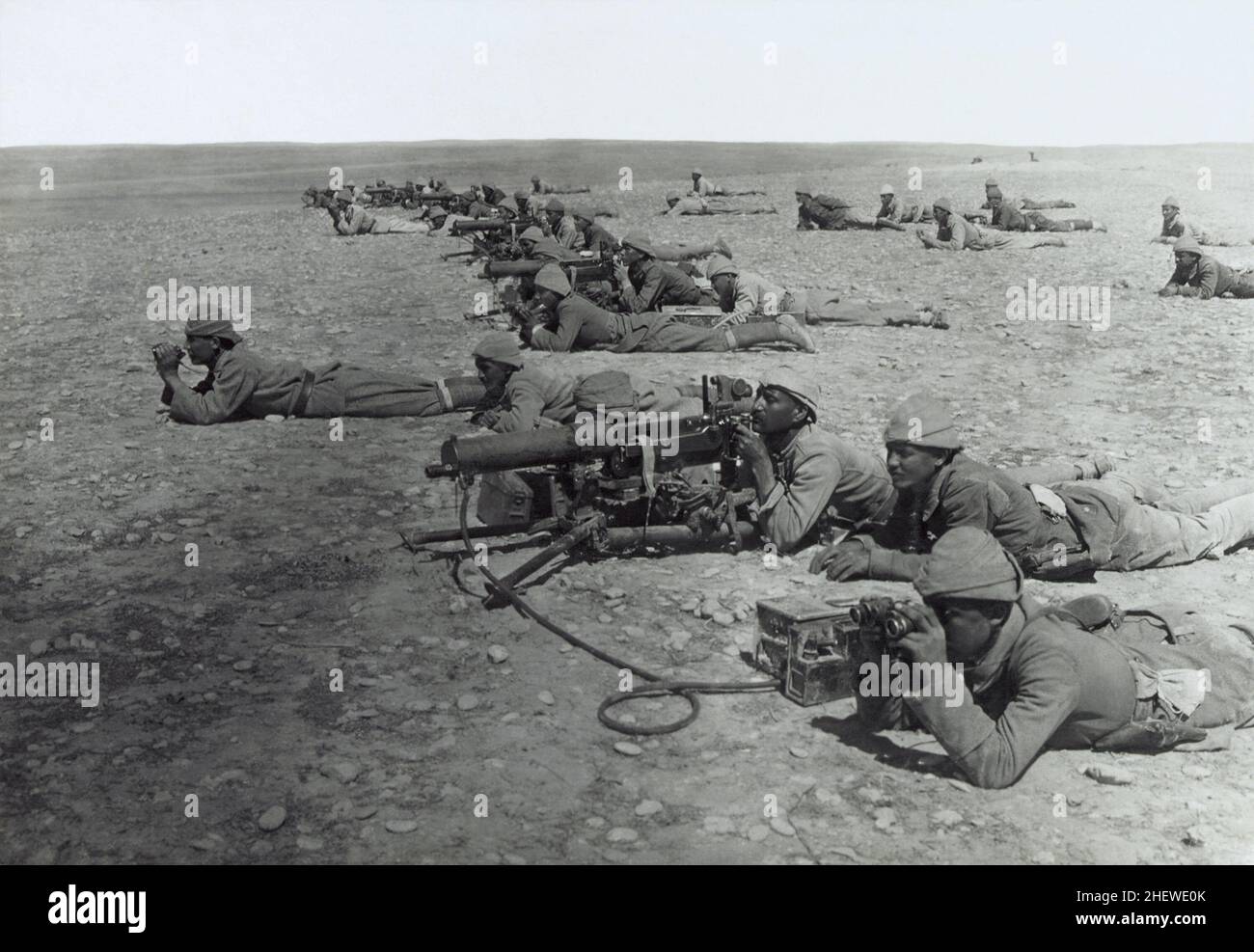 Machine gunners in the desert war in Gaza Stock Photo