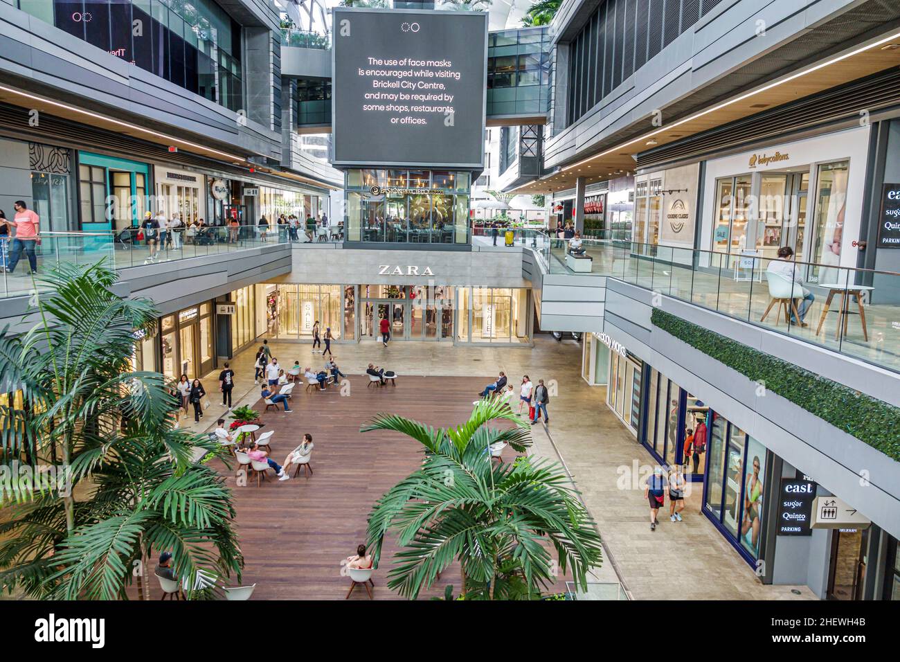 Multi level shopping centre hi-res stock photography and images - Page 3 -  Alamy
