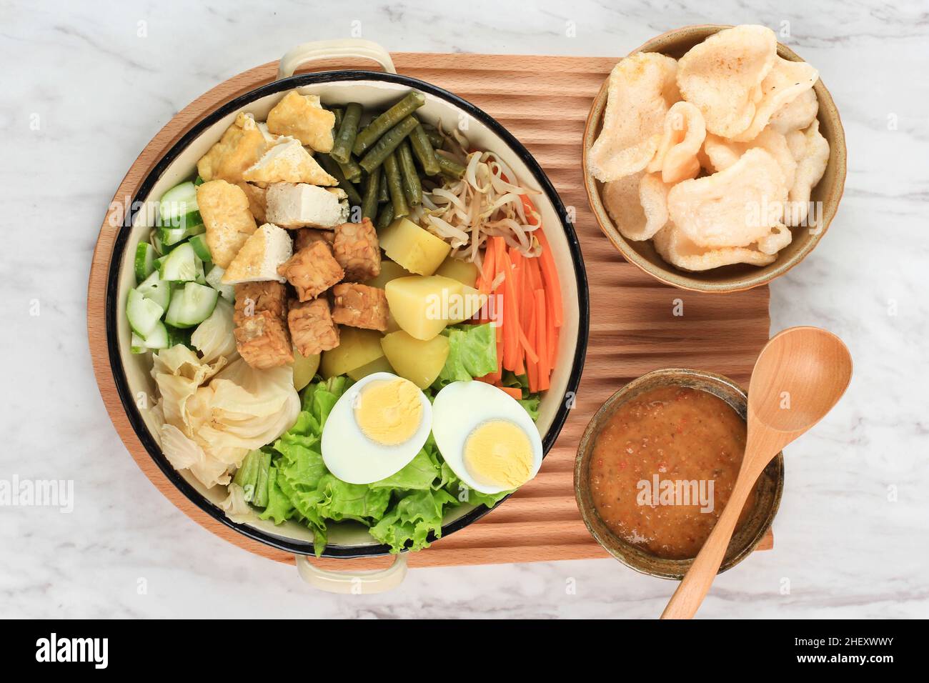 Gado Gado Indonesian, Vegetable Salad with Peanut Sauce Stock Photo - Alamy