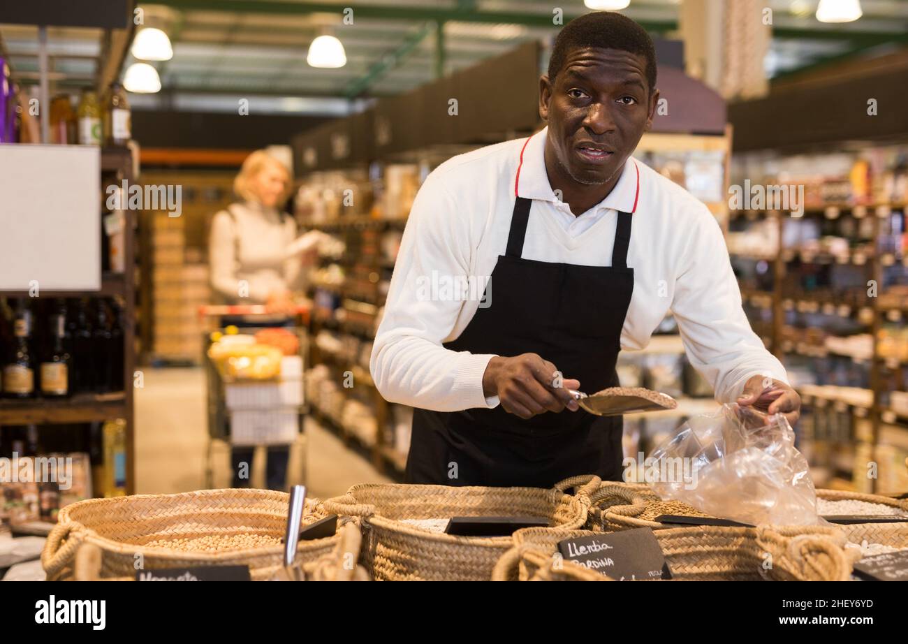 Salesman Selling Bulk Foods Stock Photo Alamy salesman-selling-bulk-foods-stock-photo-alamy