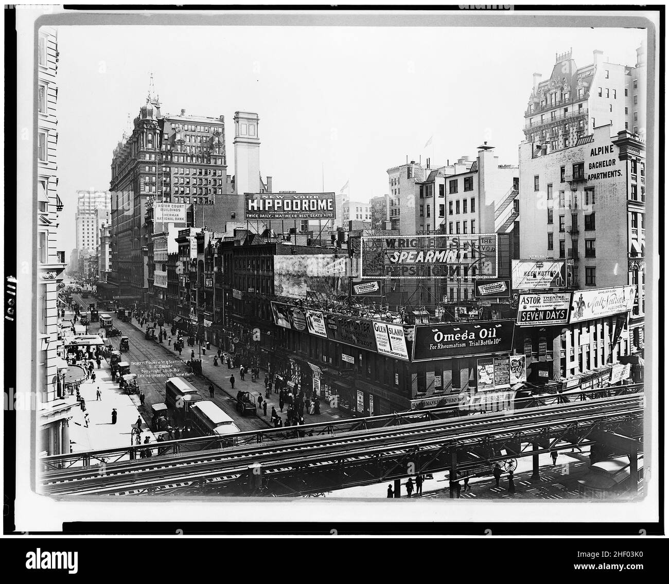 Vintage New York - Thirty-Fourth Street & Sixth Avenue. S.E. corner. Photo by Irving Underhill. c 1910. Old New York photo. Stock Photo