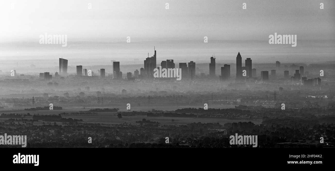 Frankfurt skyline in black and white hi-res stock photography and ...